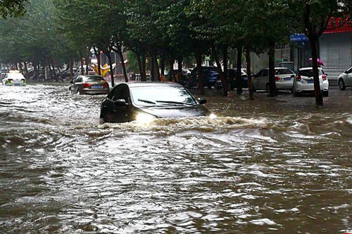 郑州为什么突然下这么大的雨？