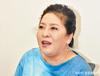 郭碧婷婚礼戴天价皇冠，向太蓝宝石首饰比鸽子蛋还夸张，向家到底有多壕？