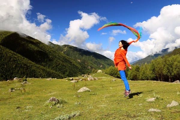 男子登山遇难，滑坠400米四姑娘山，四姑娘山究竟有多么难爬？