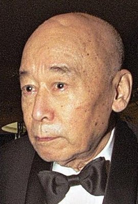 于镜波的家庭情况