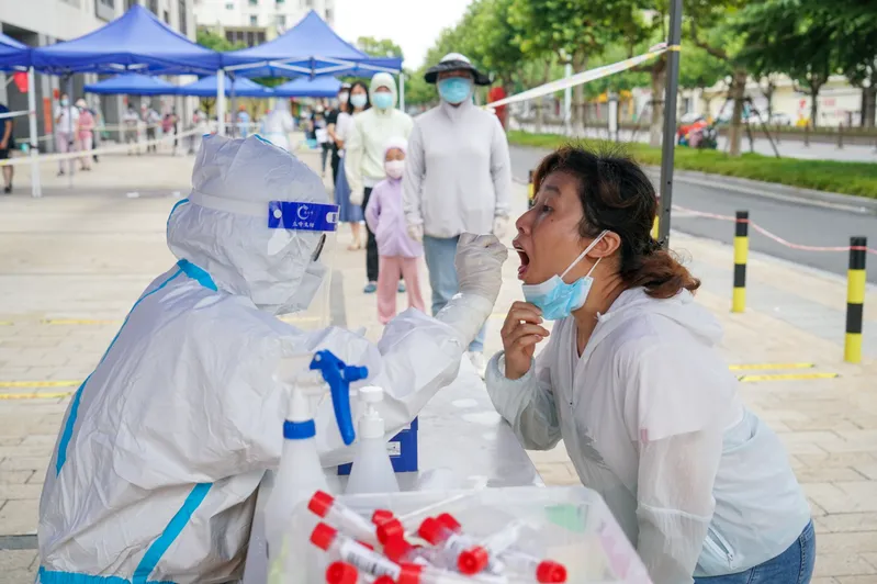 南京栖霞通报4例核酸异常情况！当地的疫情情况怎么样了？