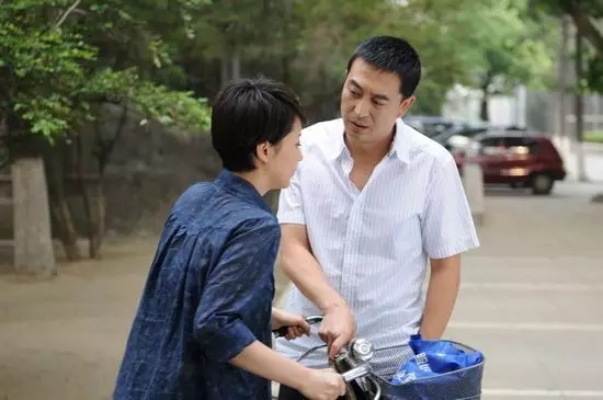 电视剧《鲜花朵朵》里的五朵男朋友罗伯特怎么死的