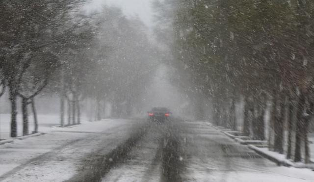 大范围雨雪即将重启，此次冷空气是受何所影响的？