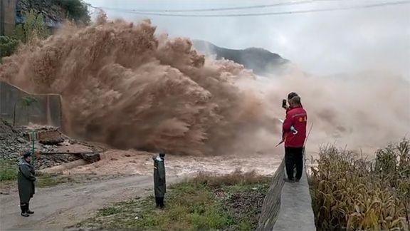 山西乌马河洪水决堤了，上万人转移，现场的情况究竟如何？