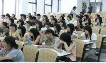 为什么大学生“有偿替课”盛行？