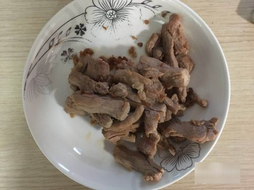 尖椒炒肉丝的家常做法