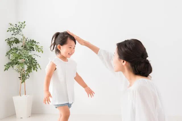 贵州女孩车祸做11次手术学会自己包扎，这个女孩身上有哪些可贵的品质？