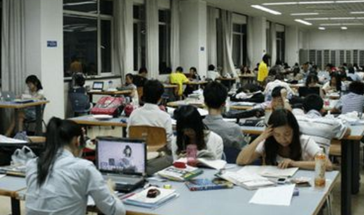 想知道大学有晚自习吗？