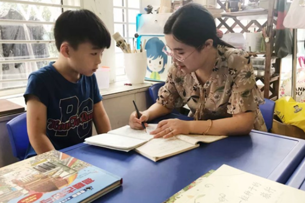 学生在家学习生活情况