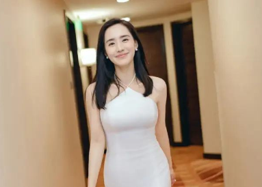 大家是如何评价夏洛特烦恼里秋雅的扮演者王智的呢？对此你怎么看？