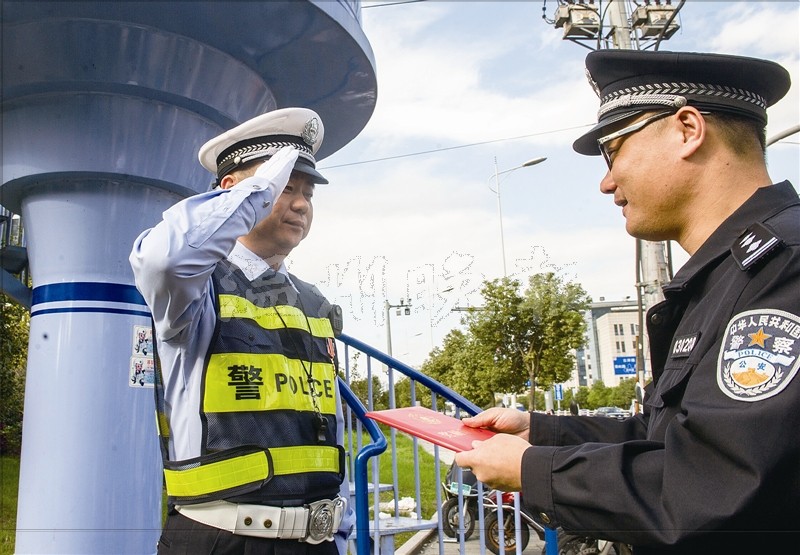 问交警中队长什么级别